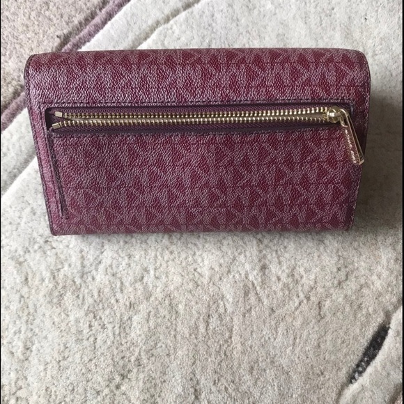 Michael Kors TriFold Wallet - Picture 4 of 4